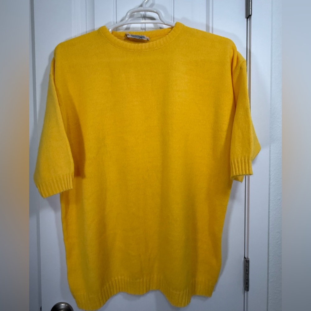 Helen Sue Vintage Yellow Short Sleeve Knit Sweater MADE IN THE USA Vintage